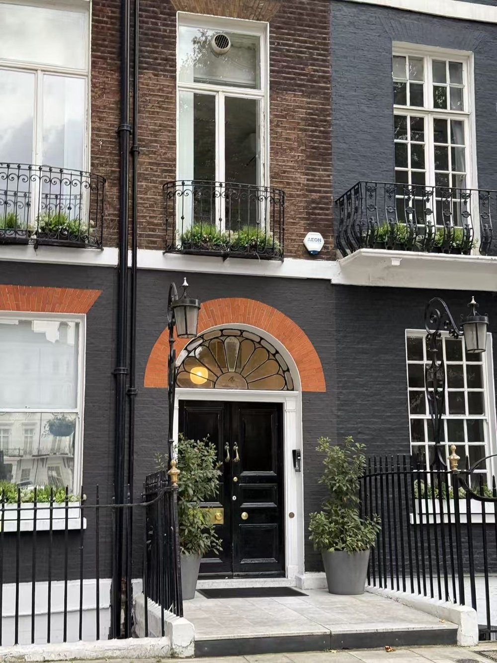 Her Posture Lounge Exterior